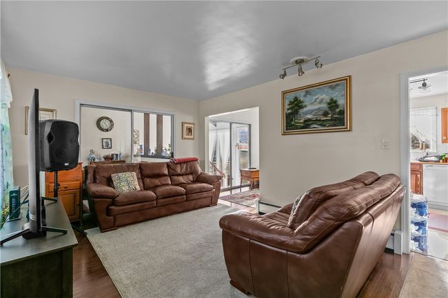 9 Continental Dr, House other with 3 bedrooms, 3 bathrooms and 3 parking in Middletown RI | Image 4