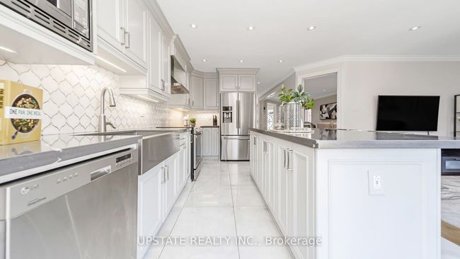 6 Mannel Cres, House other with 6 bedrooms, 4 bathrooms and 4 parking in Brampton ON | Image 17