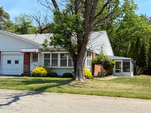 b-16 Franklin Ln, Whiting, NJ, 08759 | Card Image