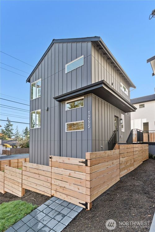 1255 Ne 96th St, Seattle, WA, 98115-2223 | Card Image