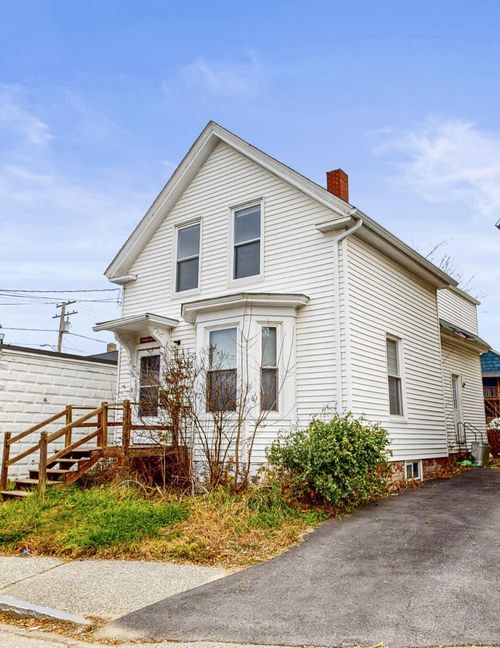 8 Howe Street, Lewiston, ME, 04240 | Card Image