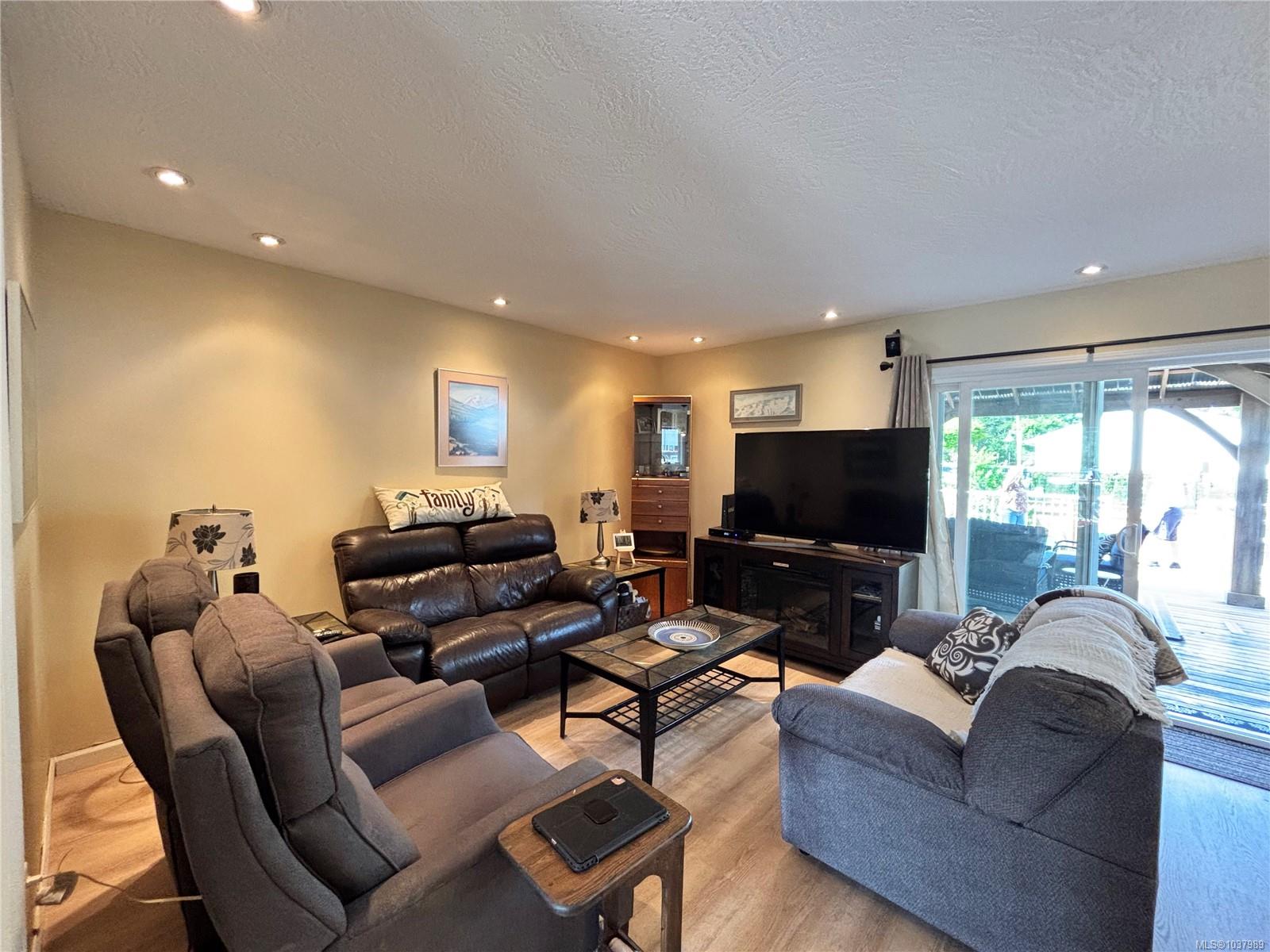 Residential in Gold River 5