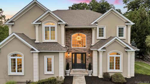 31 Greenwich Ave, Central Valley, NY, 10917-3717 | Card Image