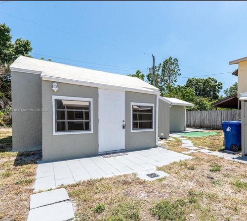 r-500 Sw 10th St, Fort Lauderdale, FL, 33315-1218 | Card Image