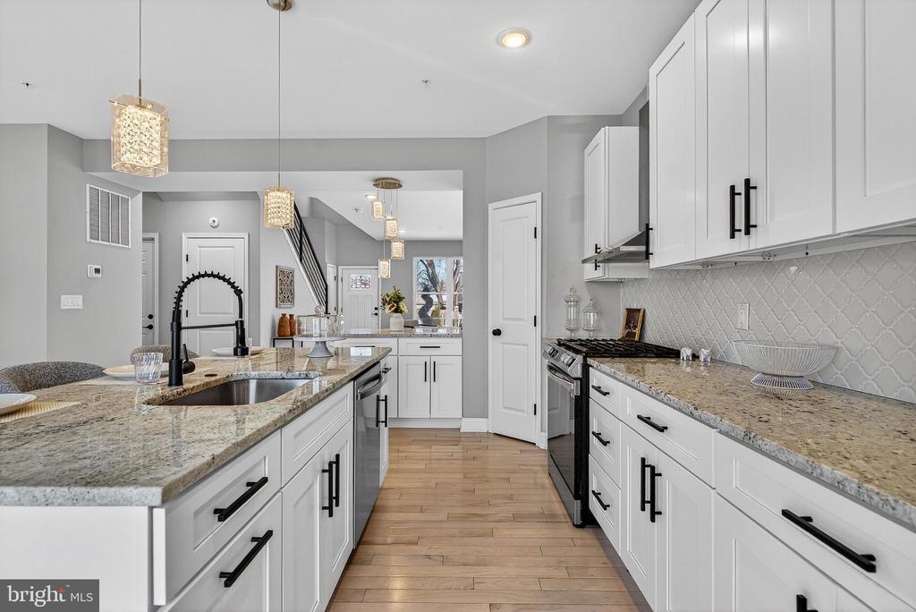 Residential in ROSEDALE 5
