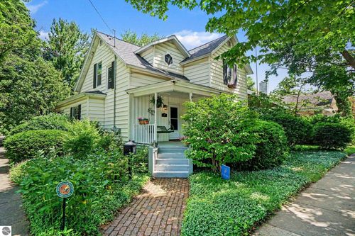 402 N Franklin St, Mt Pleasant, MI, 48858-1628 | Card Image