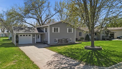 802 1st St Sw, Madelia, MN, 56062-1204 | Card Image