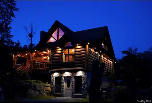 47 Washington Ln, Monticello, NY, 12701-4766 | Card Image