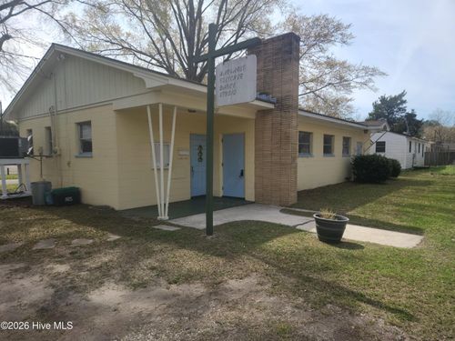 507 Contentnea Ave, New Bern, NC, 28560-3121 | Card Image