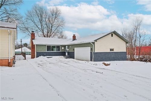 24600 Picone Ln, Bedford Heights, OH, 44146-1947 | Card Image