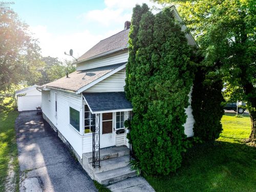 818 N Front St, Fremont, OH, 43420-1917 | Card Image