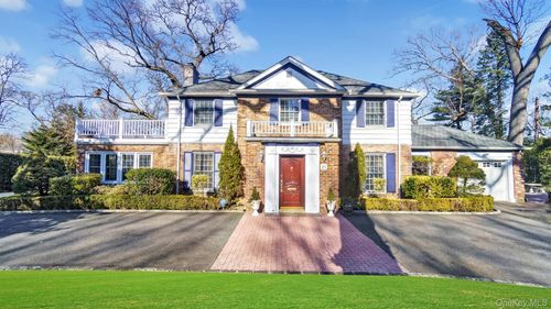 21 Bayview Ave, Great Neck, NY, 11021-2914 | Card Image