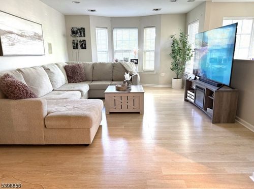 189-189 Sunshine Dr, Piscataway, NJ, 08854-2271 | Card Image