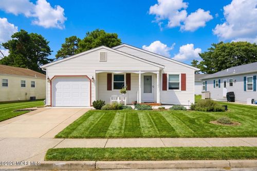 3 Wojtyla Ct, Toms River, NJ, 08757-6212 | Card Image