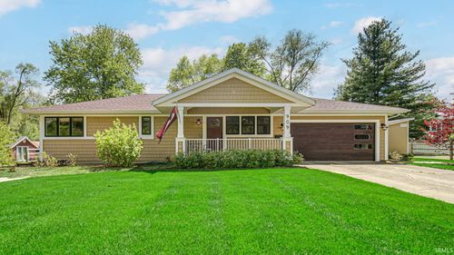 909 Baker St, Culver, IN, 46511-1203 | Card Image