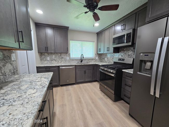 471 N 4 Th St, House other with 4 bedrooms, 2 bathrooms and null parking in Cocoa Beach FL | Image 4