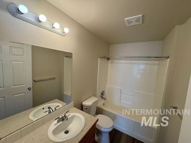 APT-102 - 158 N Seafury Ln, Condo with 3 bedrooms, 2 bathrooms and 1 parking in Boise ID | Image 9