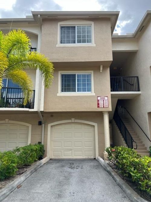 811-800 Crestwood Ct S, Royal Palm Beach, FL, 33411-4904 | Card Image