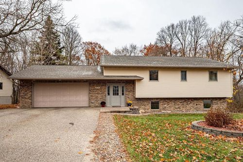 275 E Sunset Ln, Ellsworth, WI, 54011-9012 | Card Image