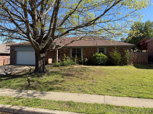 202 Greentree Dr, Tahlequah, OK, 74464-4157 | Card Image
