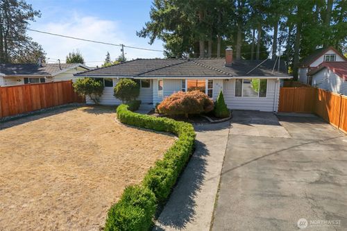 915 Monroe Avenue Ne, Renton, WA, 98056 | Card Image