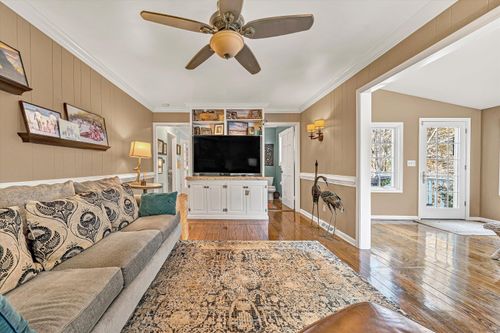 727 White Oak Rd Sw, Roanoke, VA, 24014-1417 | Card Image