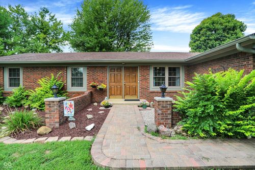 11253 Maze Rd, Indianapolis, IN, 46259-9608 | Card Image