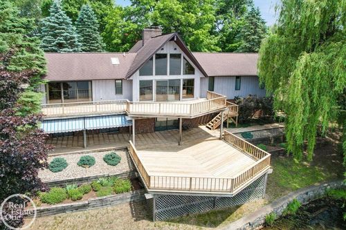 711 N Kalamazoo St, Paw Paw, MI, 49079-1123 | Card Image