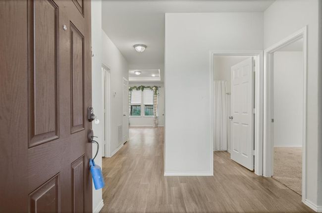2131 Lost Timbers Dr, House other with 3 bedrooms, 2 bathrooms and 2 parking in Conroe TX | Image 6