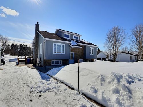 109 Rue Hubert Gagnon, House with 2 bedrooms, 2 bathrooms and null parking in Rimouski QC | Card Image