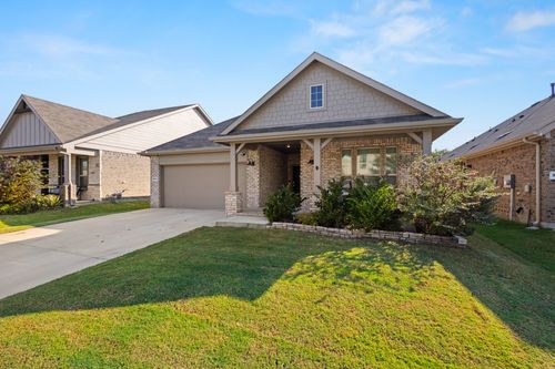 5601 Round Hill Rd, Denton, TX, 76210-2470 | Card Image