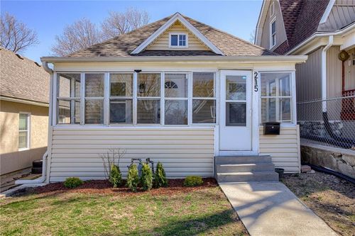 215 N Valley St, Kansas City, KS, 66102-5130 | Card Image