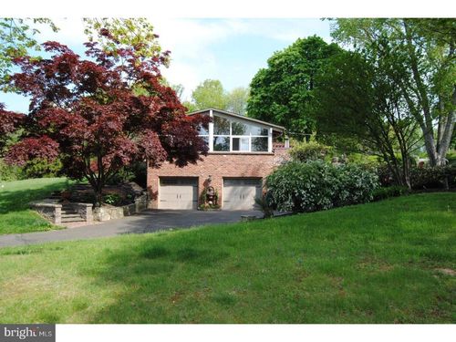 6 Rolling Hills Dr, Southampton, PA, 18966-2206 | Card Image