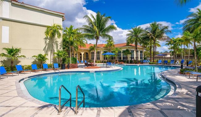 213 - 10170 Sw 7 Th St, Condo with 2 bedrooms, 2 bathrooms and null parking in Pembroke Pines FL | Image 43