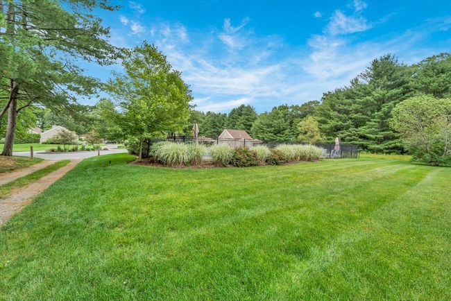 10 - 10 Fox Holw, Condo with 2 bedrooms, 3 bathrooms and 2 parking in Wayland MA | Image 38