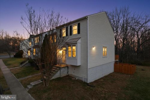 5927 Wild Brook Ct, CENTREVILLE, VA, 20121-3088 | Card Image