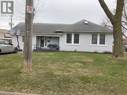 2348 Arthur Rd, Windsor, ON, N8W4V7 | Card Image