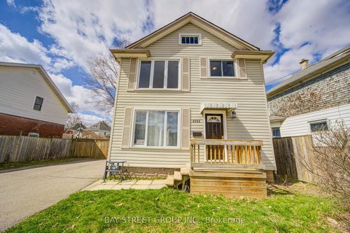 4554 Ryerson Cres, Niagara Falls, ON, L2E1E2 | Card Image