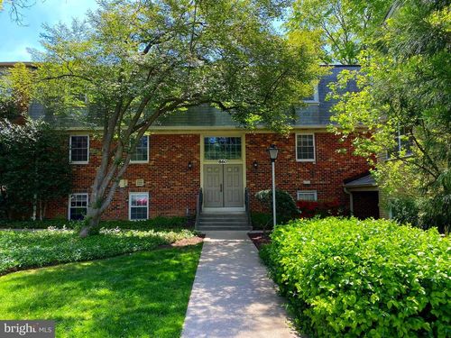 202-860 College Pkwy, ROCKVILLE, MD, 20850-1937 | Card Image