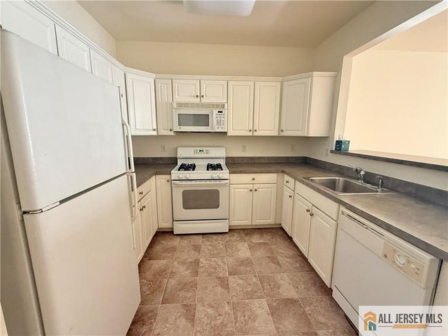 APT-211 - 540 Cranbury Rd, Townhouse with 1 bedrooms, 1 bathrooms and null parking in East Brunswick NJ | Image 5