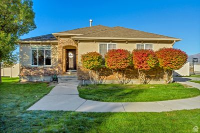 View of front of property featuring a front lawn | Image 2