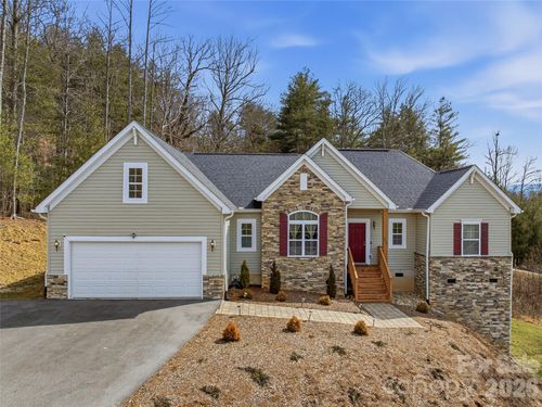 258 Crystal Heights Dr, Hendersonville, NC, 28739-4751 | Card Image