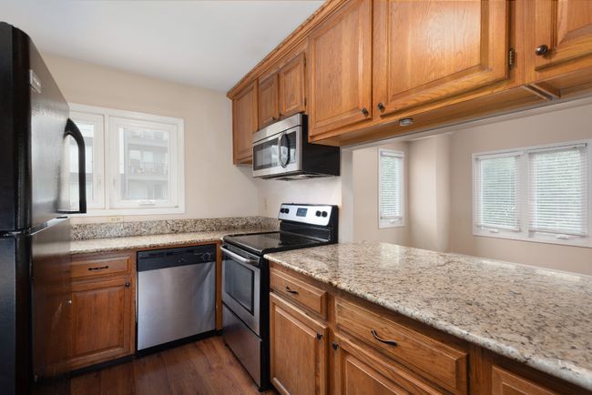 APT-12 - 3204 W End Cir, Condo with 1 bedrooms, 1 bathrooms and 2 parking in Nashville TN | Image 5