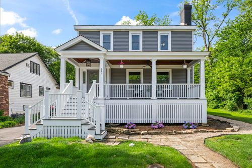 331 E Russell St, BARRINGTON, IL, 60010-4452 | Card Image