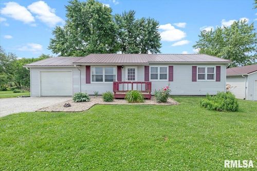 19581 Finney Rd, Girard, IL, 62640-8638 | Card Image