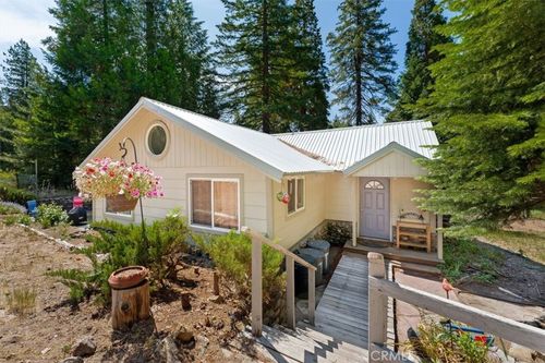 930 Davis Place Rd, Mount Shasta, CA, 96067-9054 | Card Image