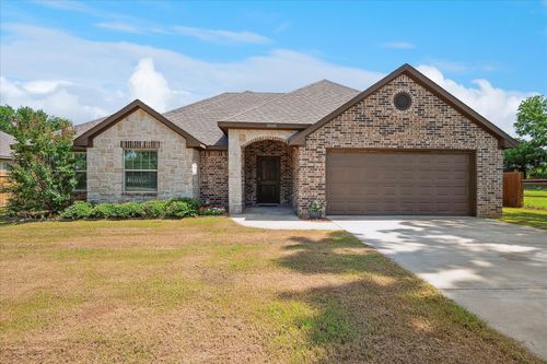 1008 E Main St, Tioga, TX, 76271-3560 | Card Image