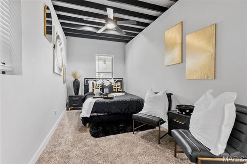 1821 Edwardsville Rd, Madison, IL, 62060-1327 | Card Image