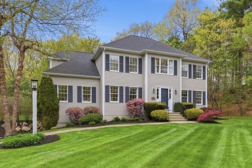 14 Park St, North Reading, MA, 01864-2827 | Card Image