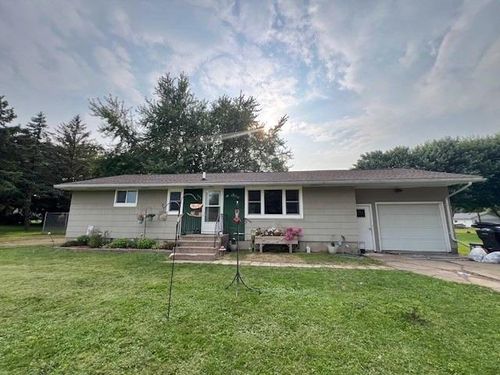 105 N 6th St, Abbotsford, WI, 54405-9412 | Card Image